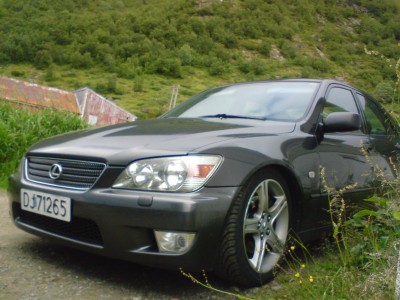 lexus is200 (4).JPG