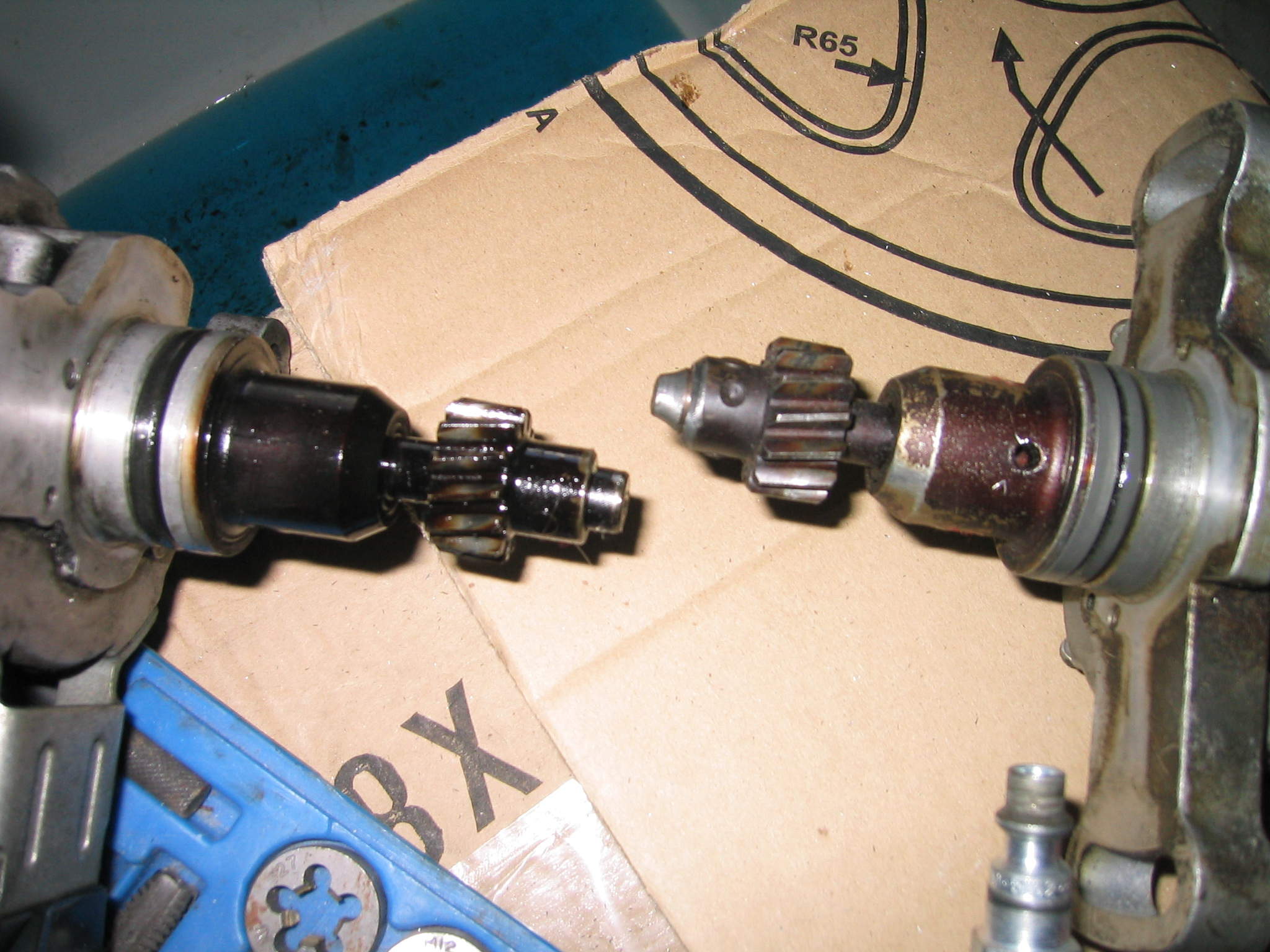 Fordeler modifikasjon for klaring mot ARP (hadde difinitivt vært enklere å modda ARP stud'en om jeg ikke hadde vært så lat før jeg satt på toppen igjen)