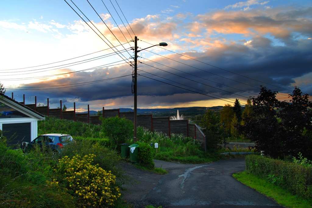 Legg merke til den kjipe leiebilen jeg putrer rundt i mens Toyota Hvam pleier MR2'en... Suzuki Swift... Jeeeeey