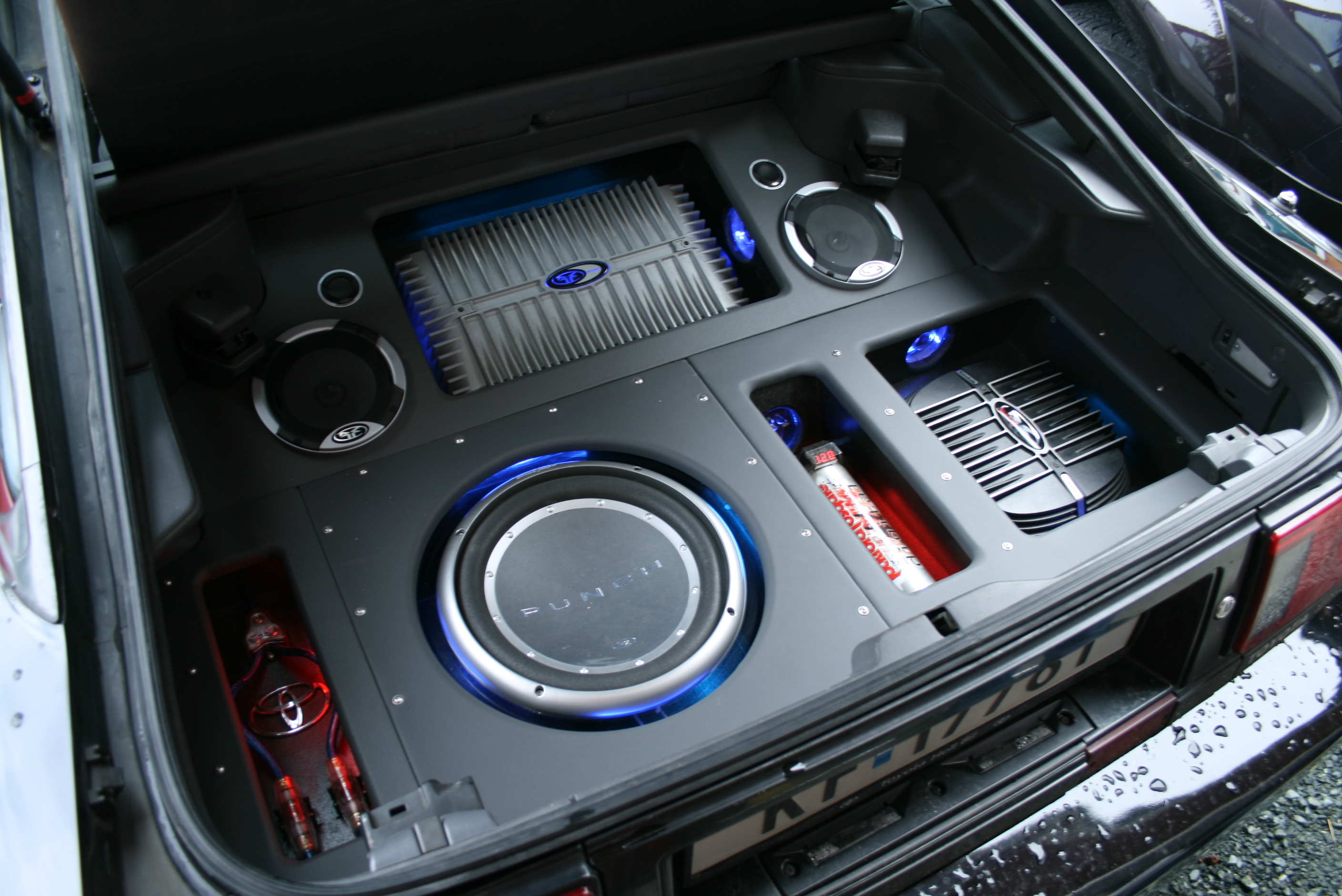 Anlegg færdig trekt og lys er montert