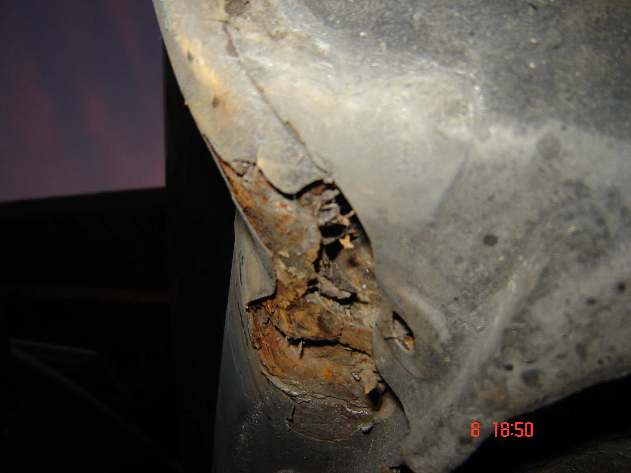 Framre del av kanal å bunn på framskjermen