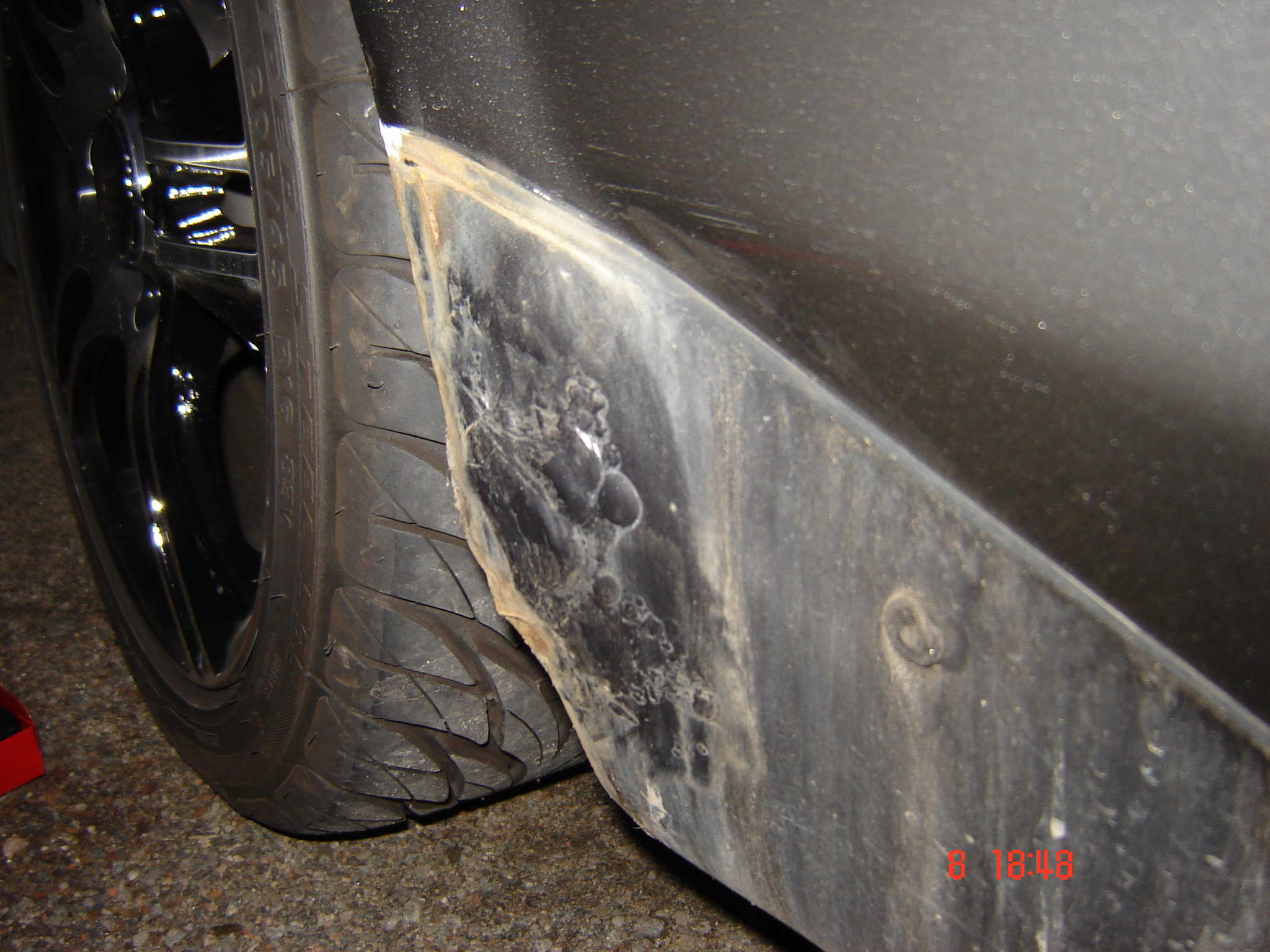 Bakre del av kanal på høyre side