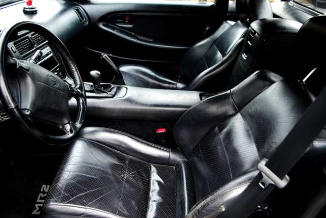 Interiør.... Nesten ikke slitasje på seter eller interiør generelt. Eneste man kan anmerke er de &amp;quot;vanlige&amp;quot; ut-og innstigningsmerkene i førersete.