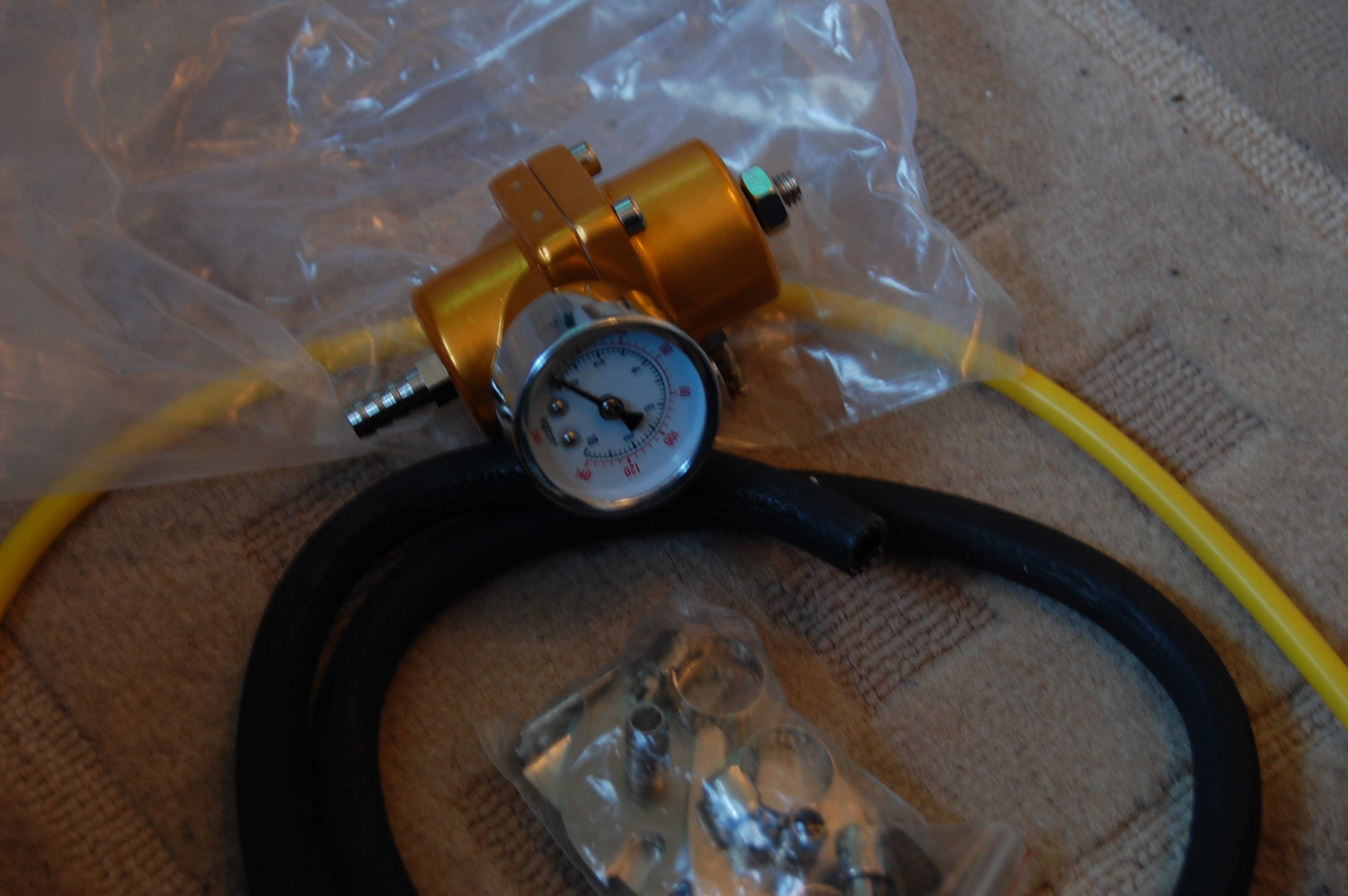 Bensintrykk regulator.