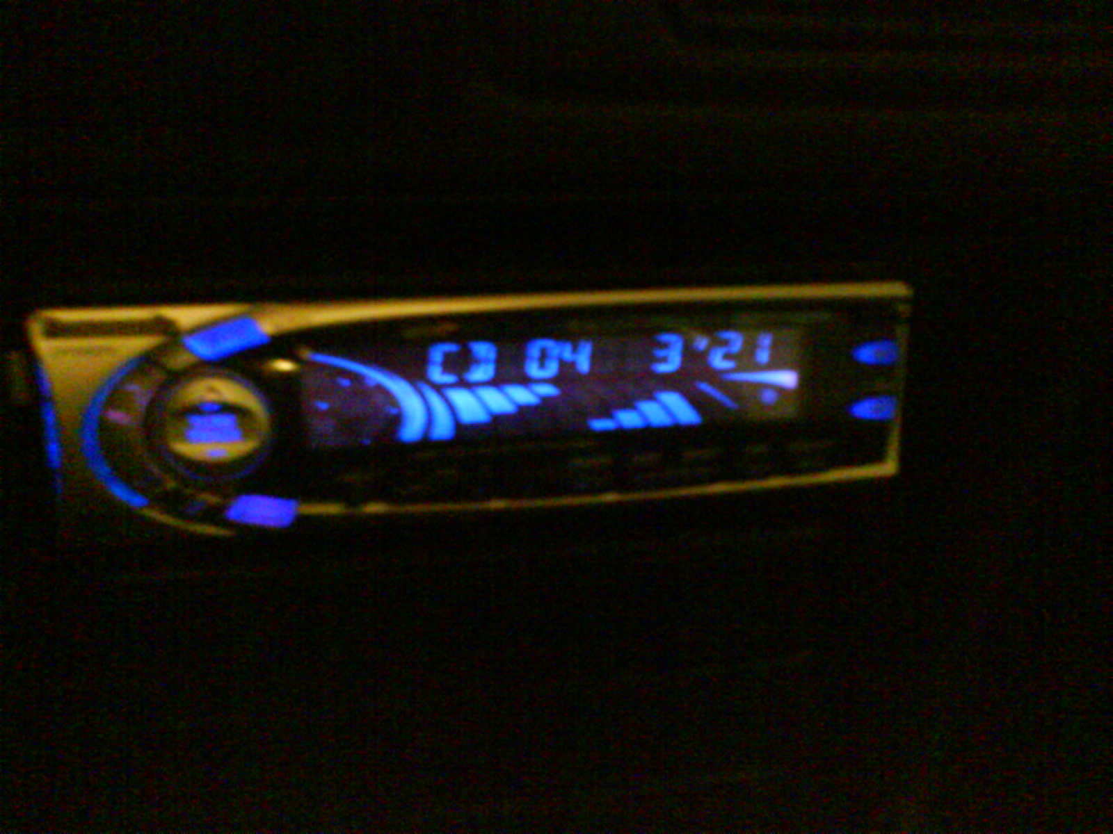 Spellern som forrige eier har montert &amp;gt;.&amp;lt;