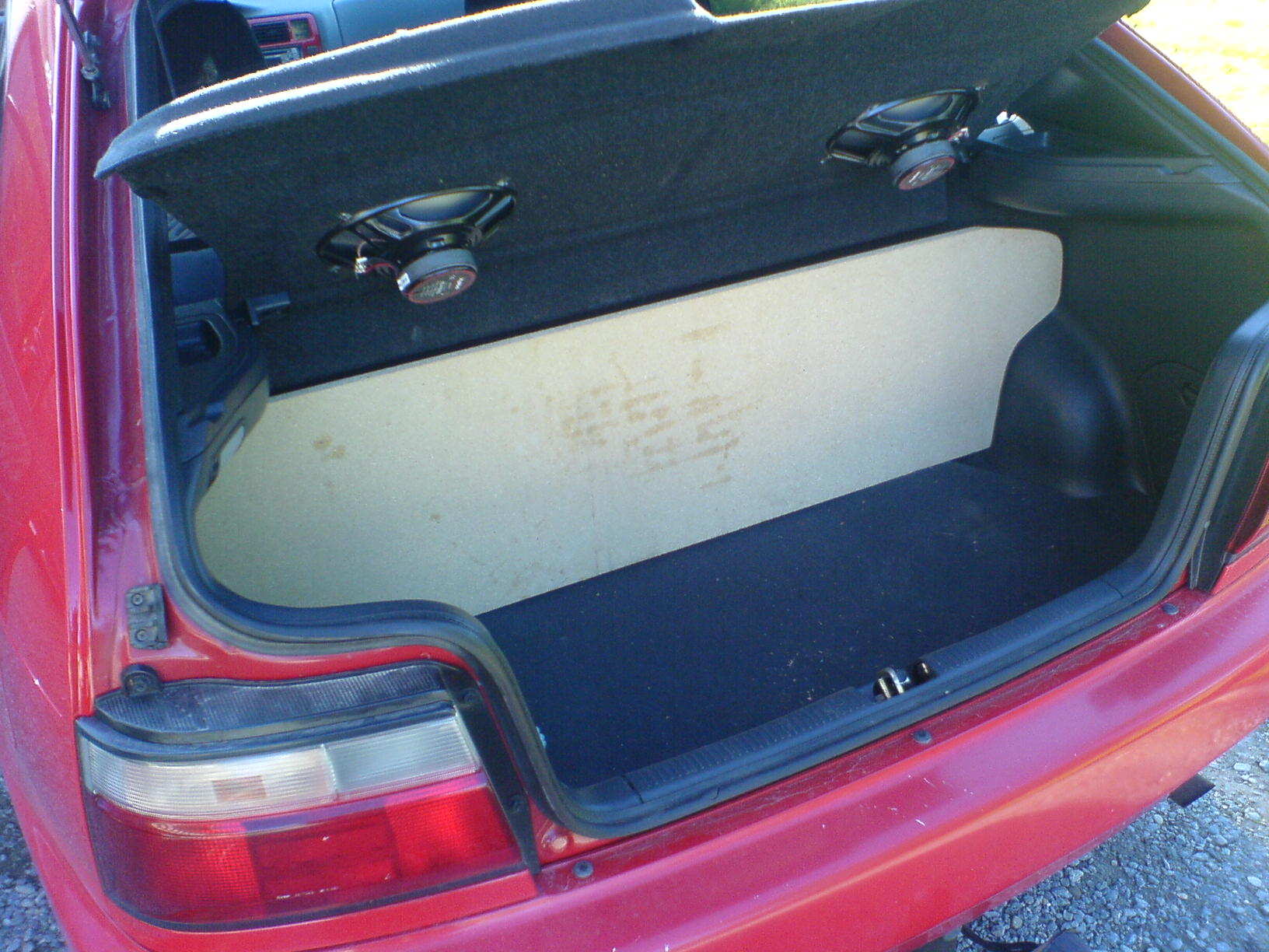 Tilpassing av frontplaten til basskassen