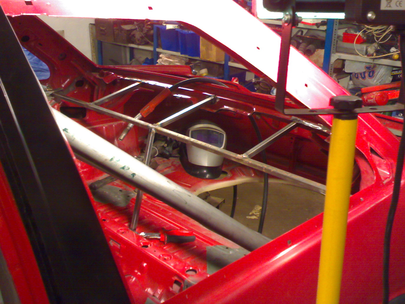 Halv ferdig med ramme til brannveg