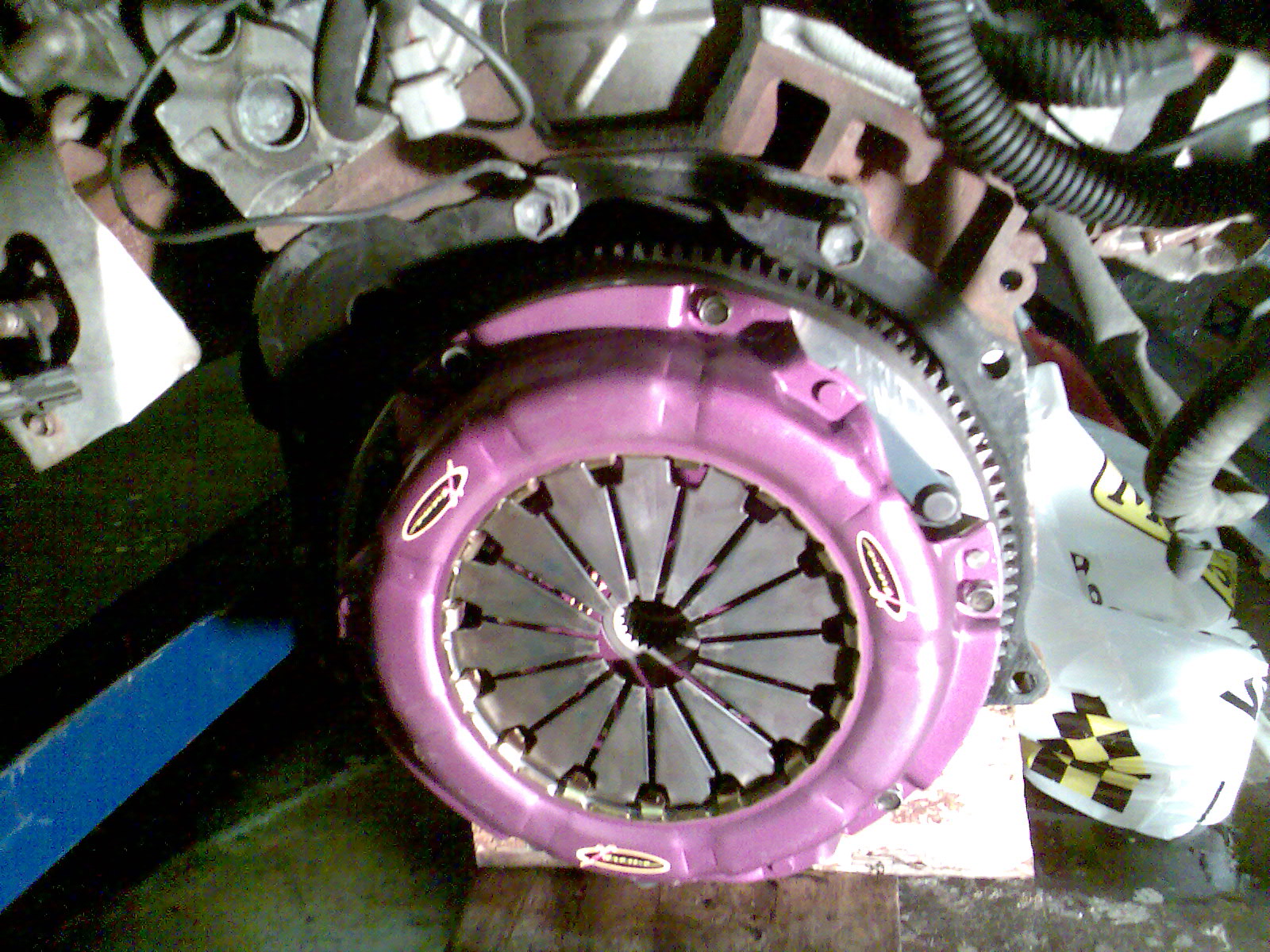 3s-gte clutch montert. Alu.svinghjulet så fortsatt fin-fint ut etter et par sesonger med 3s-ge clutch