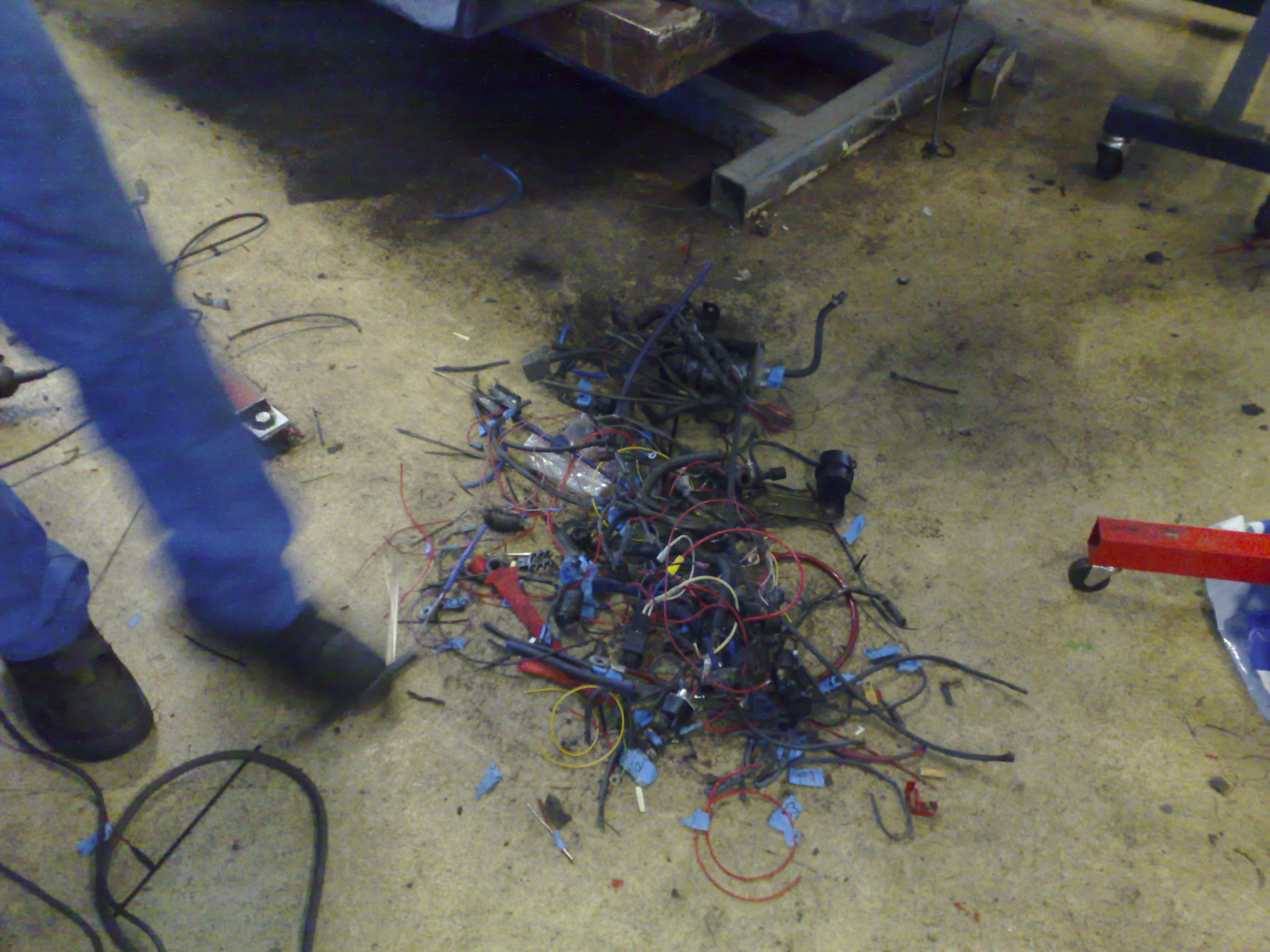 Her er et bilde av alt som er tatt BORT fra motoren som ikke lenger trenger å være der.