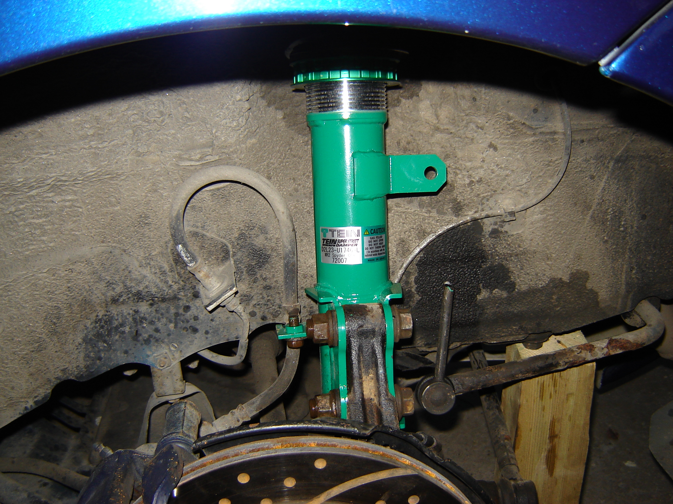 Montering bak bøy straks på noen problemer, men da var det bare en ting å gjøre. Vinkelsliper :)