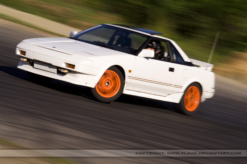 BILEN MED ORGINAL MOTOR.