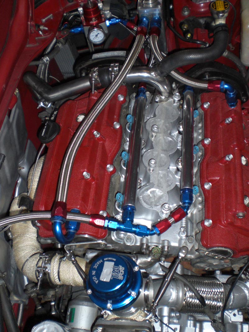 Bensin komplett med alle nye o-ringer og tetninger, bensintrykkmåler montert og vannrør ferdig på plass<br /><br />Skal route den ene veivhusslangen skikkelig etterhvert ;)