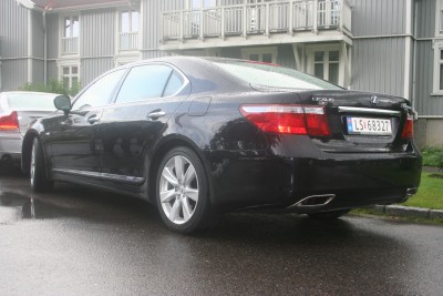 LS600HL 1.jpg