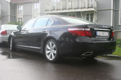 LS600HL 2.jpg