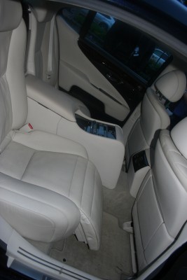 LS600HL 13.jpg