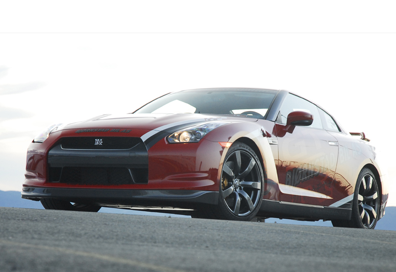 NissanSkylineGT-RR35aweb.jpg