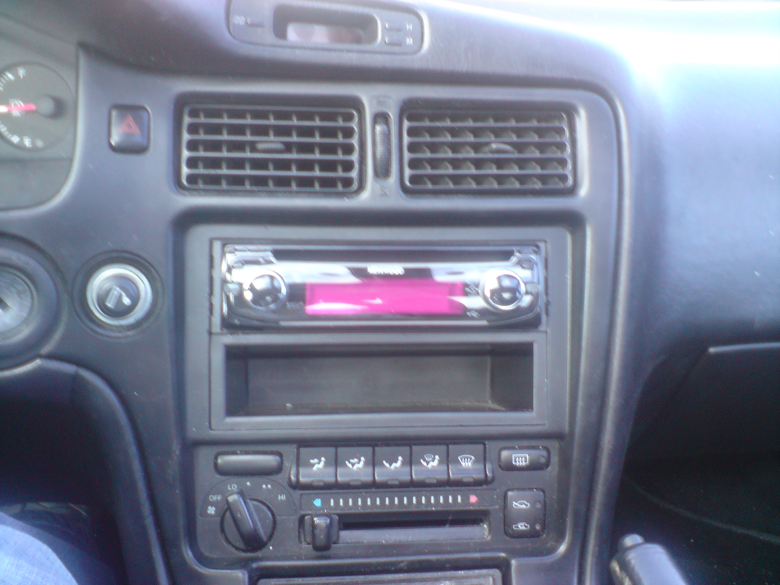 ny kenwood spiller måtte også inn da den gamle alpine spilleren var blitt helt mongo