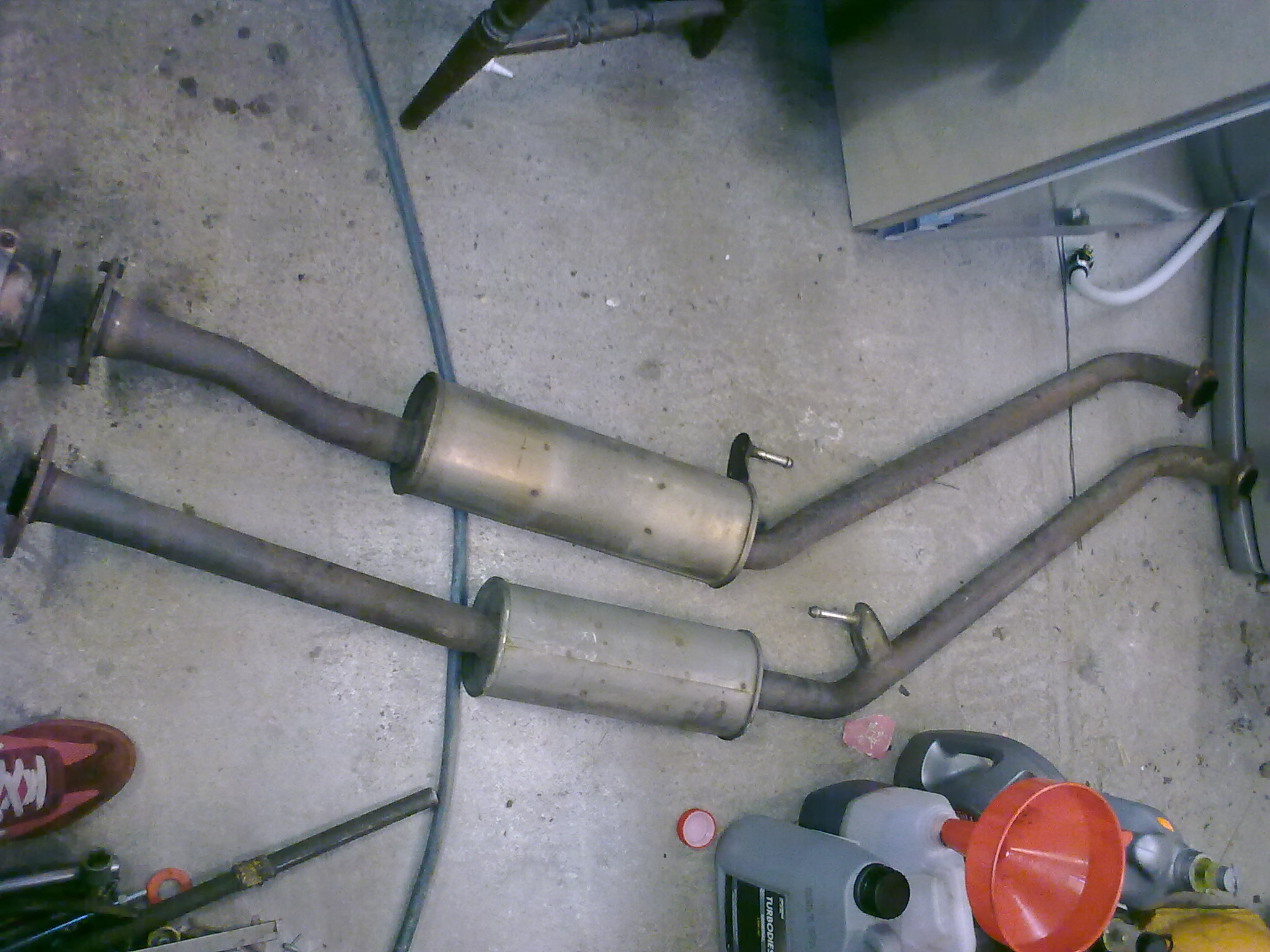 er litt forskjell i feste bak lyddemper