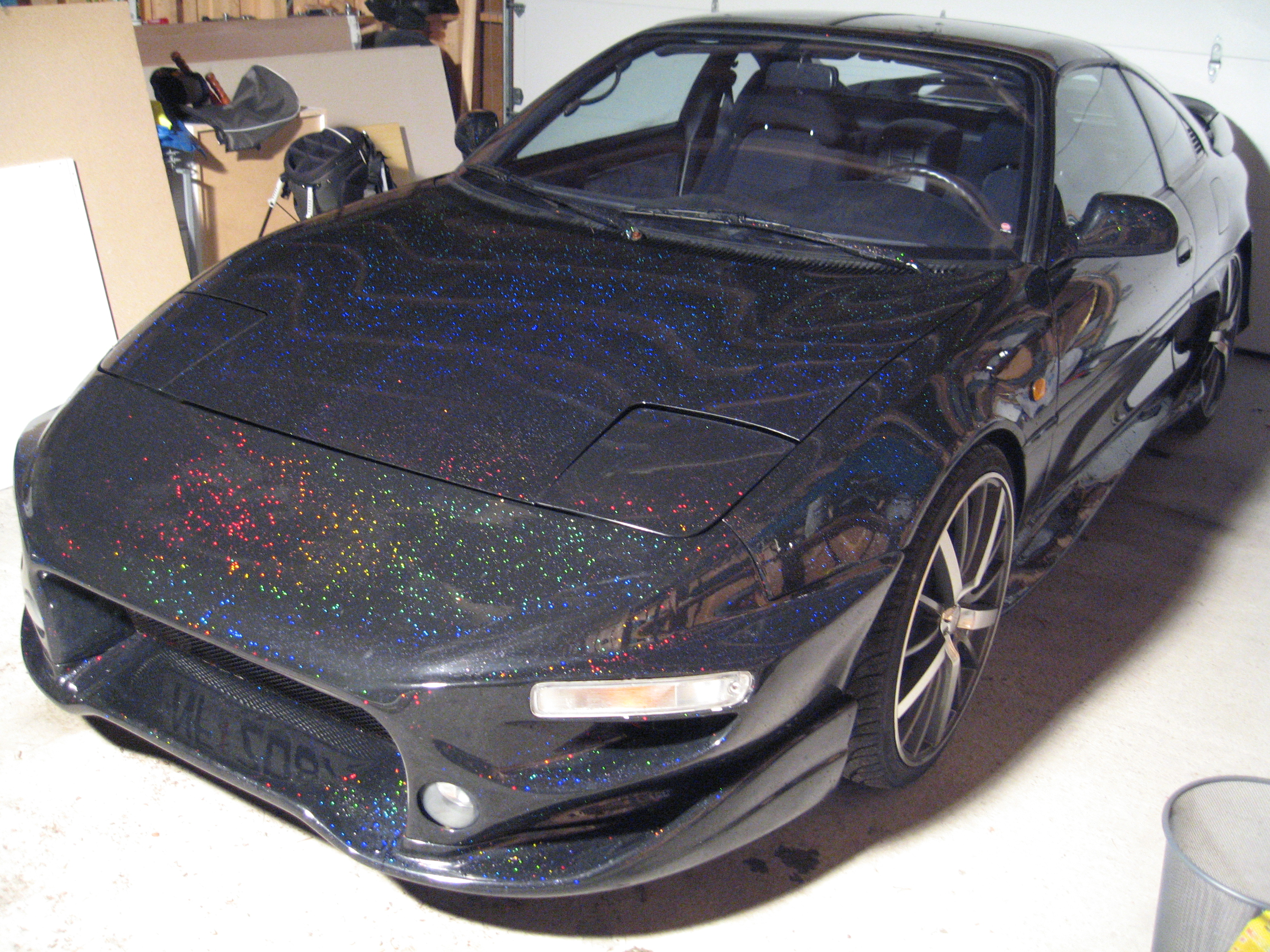 Den nye lakken er nesten umulig å få tatt bilde av, så legger ved det beste bildet jeg fant