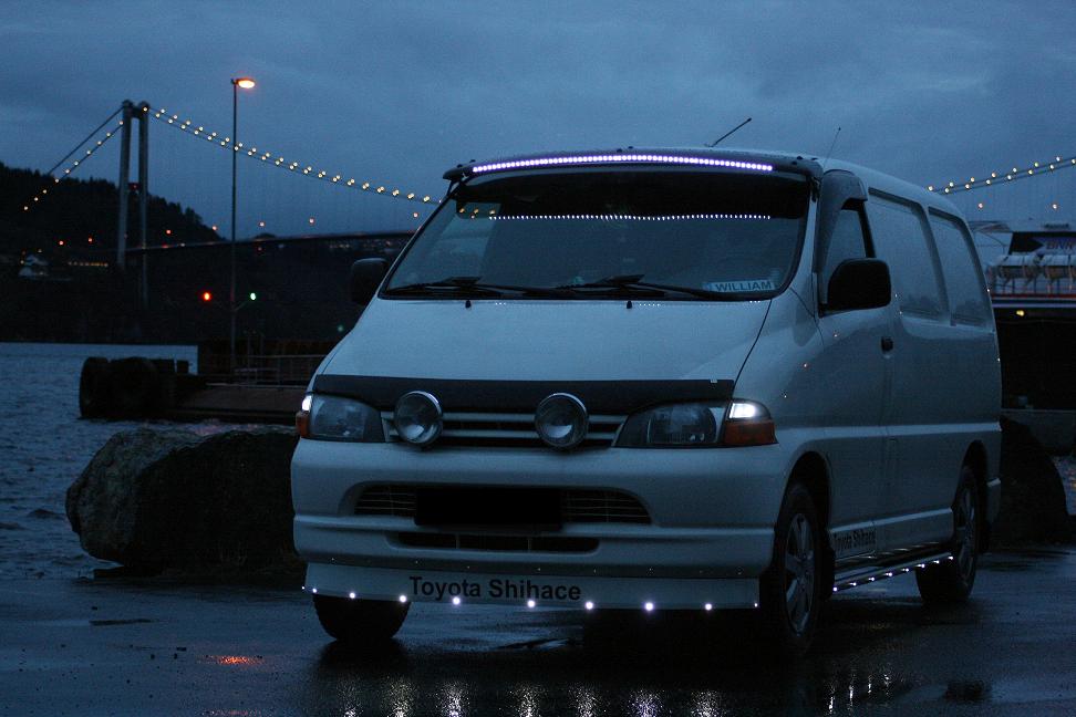 bilen er dritten men men