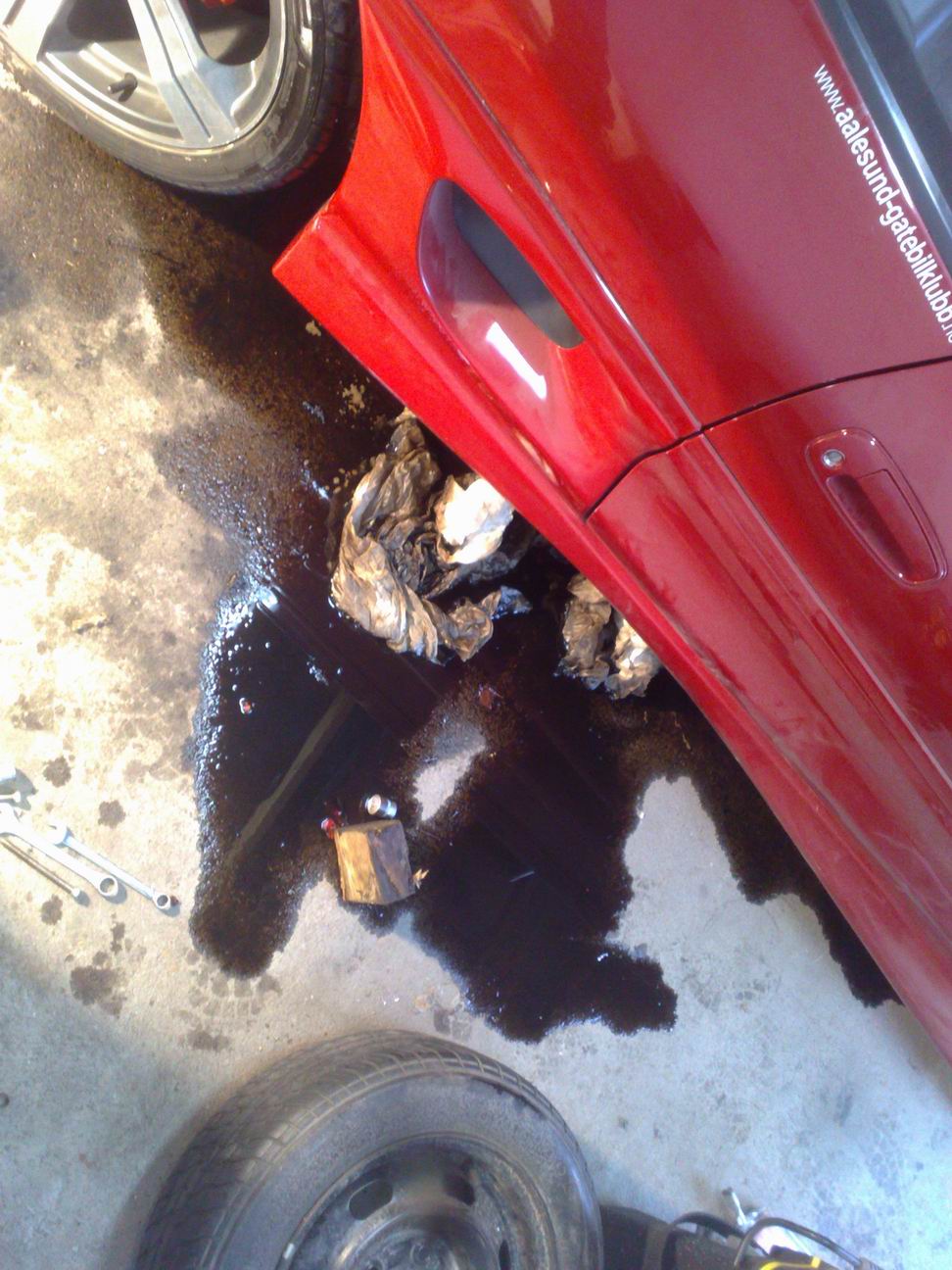 SLi så det da ut pga oljekjøleren... :\