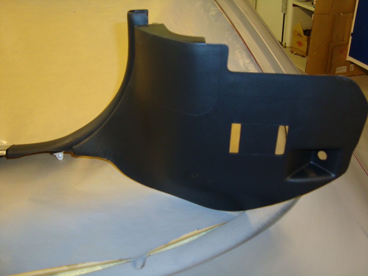 Fremre del, sparkeplate venstre side.