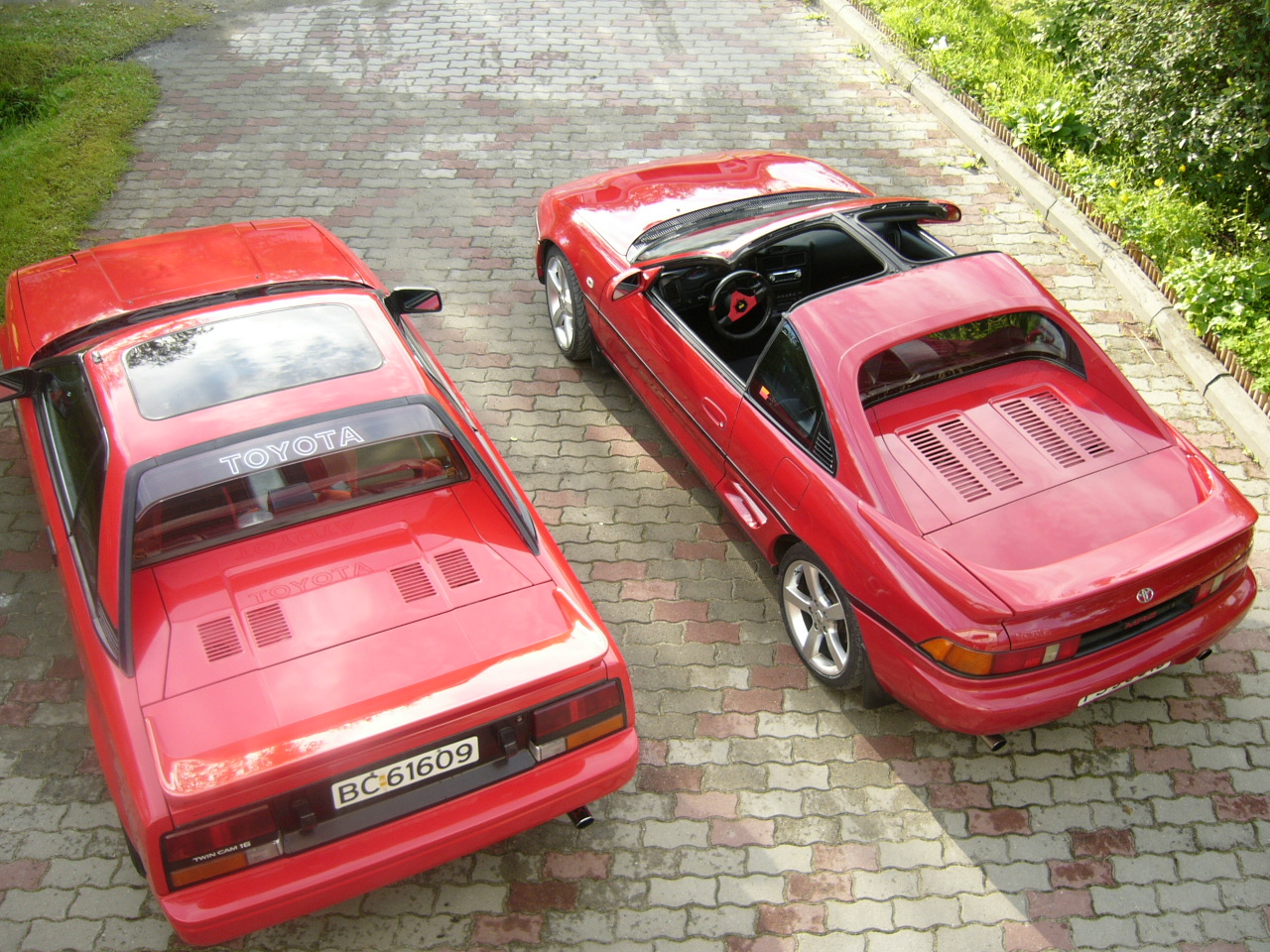 Min MR2 når den var GTi &amp; en kompis sin MK1