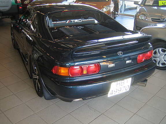 77_890299404.jpg
