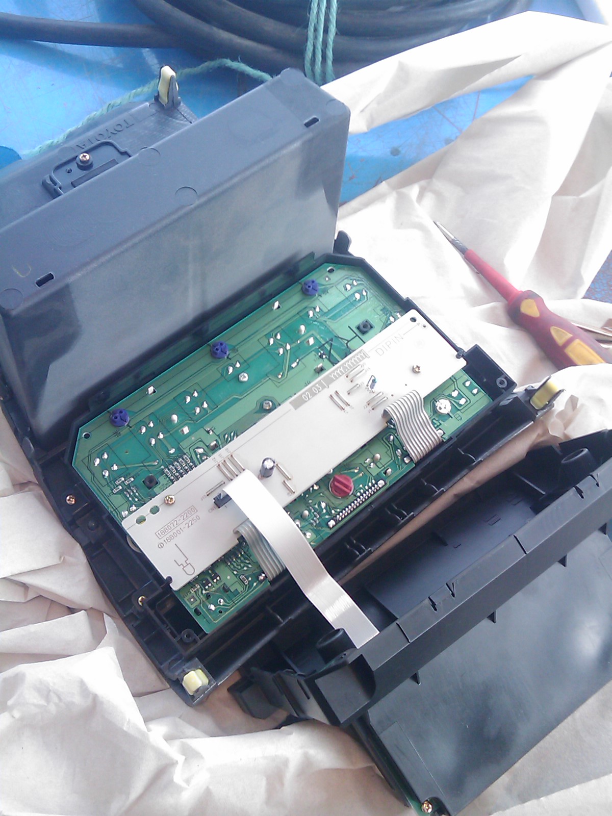 byttet også pærer i midt konsol sån at det ble lik farge som i instrumentene