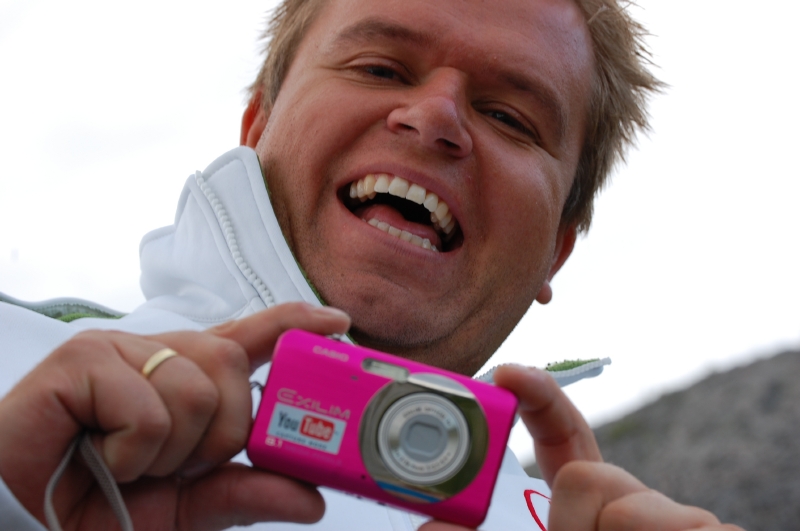 SupraTT med sitt overmaskuline kamera :P