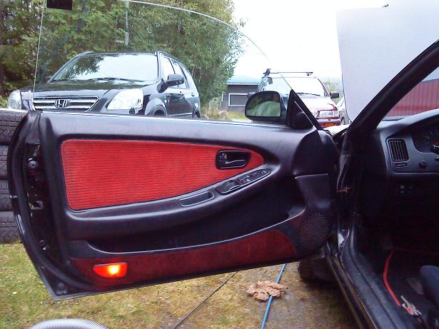 de gamle lakkerte dør sidene mine blei montert