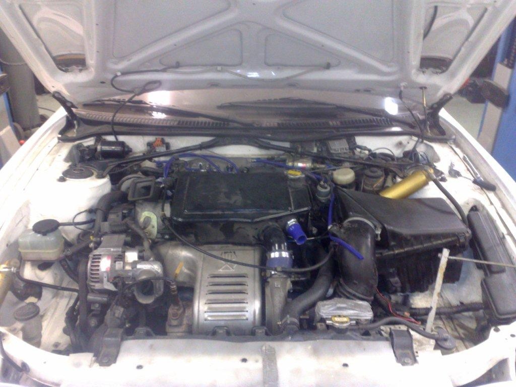 Motor er på plass, skal bare legge opp litt nytt på det elektriske til batteriet og montere en ny BOV.