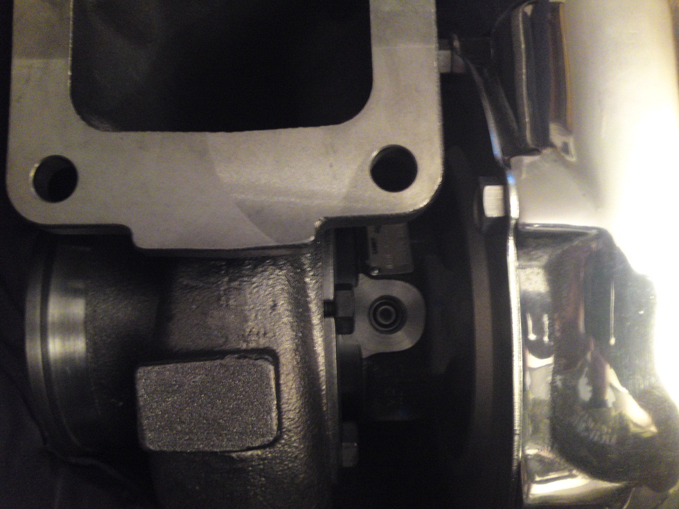 Undersiden med T4-flangen