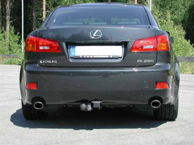 IS250 Towing Hitch.jpg