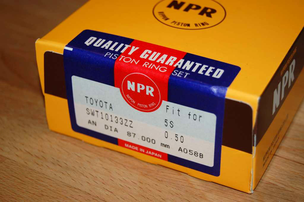 Etter 2 forsøk så fikk jeg da de nye stempelringene... Posten hadde rota bort det andre settet, men selger sendte nytt umiddelbart...