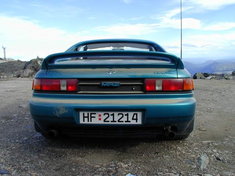019 - bil bakfra, paa toppen.jpg