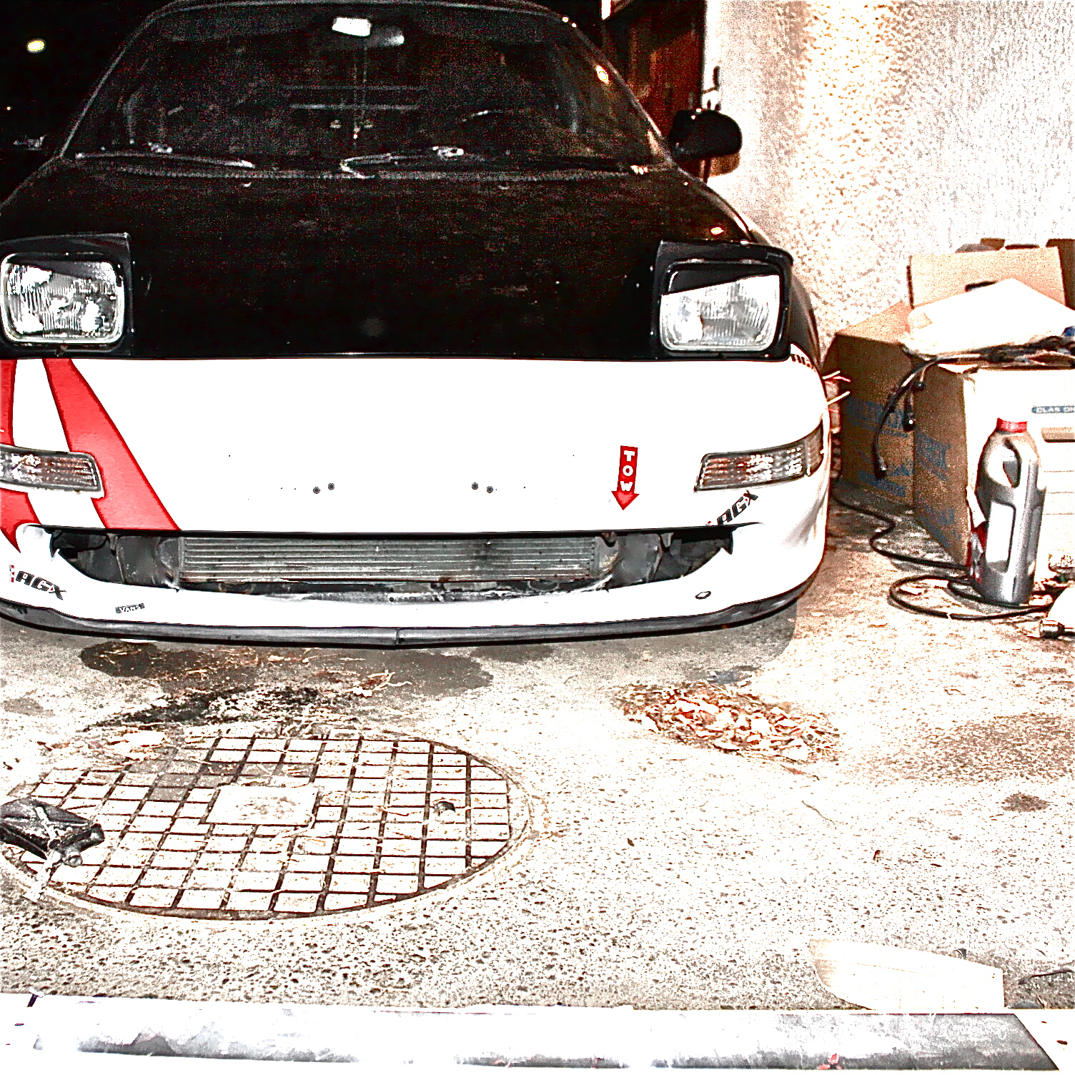 Nei, det lekker ikke fra fronten, oljesølet er fra i sommer:)