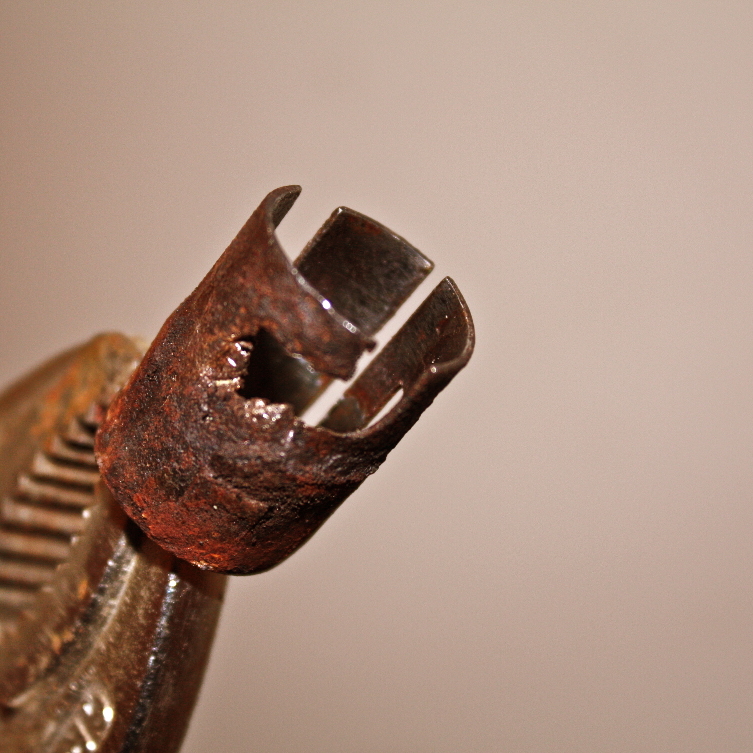 Startet med den rustklumpen her