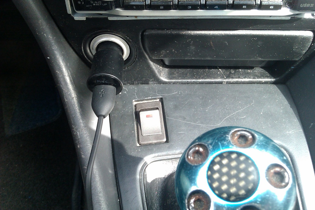 bryter til grøftelys. passa nøyaktig i hullet :)