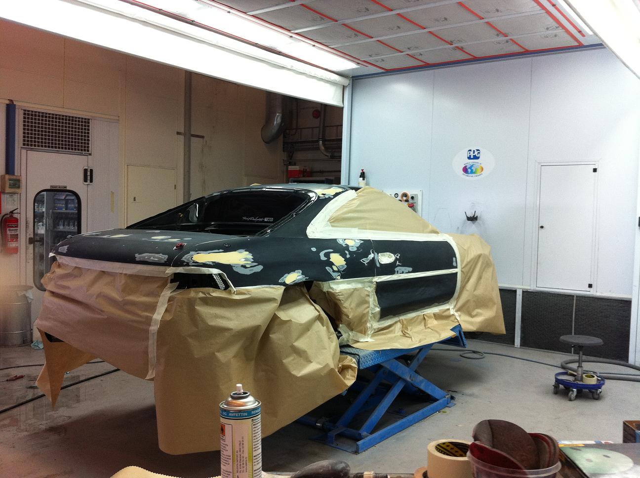 så nå var den klar til å sprayes med fyller - noe som skulle gjøres senere samme dag..