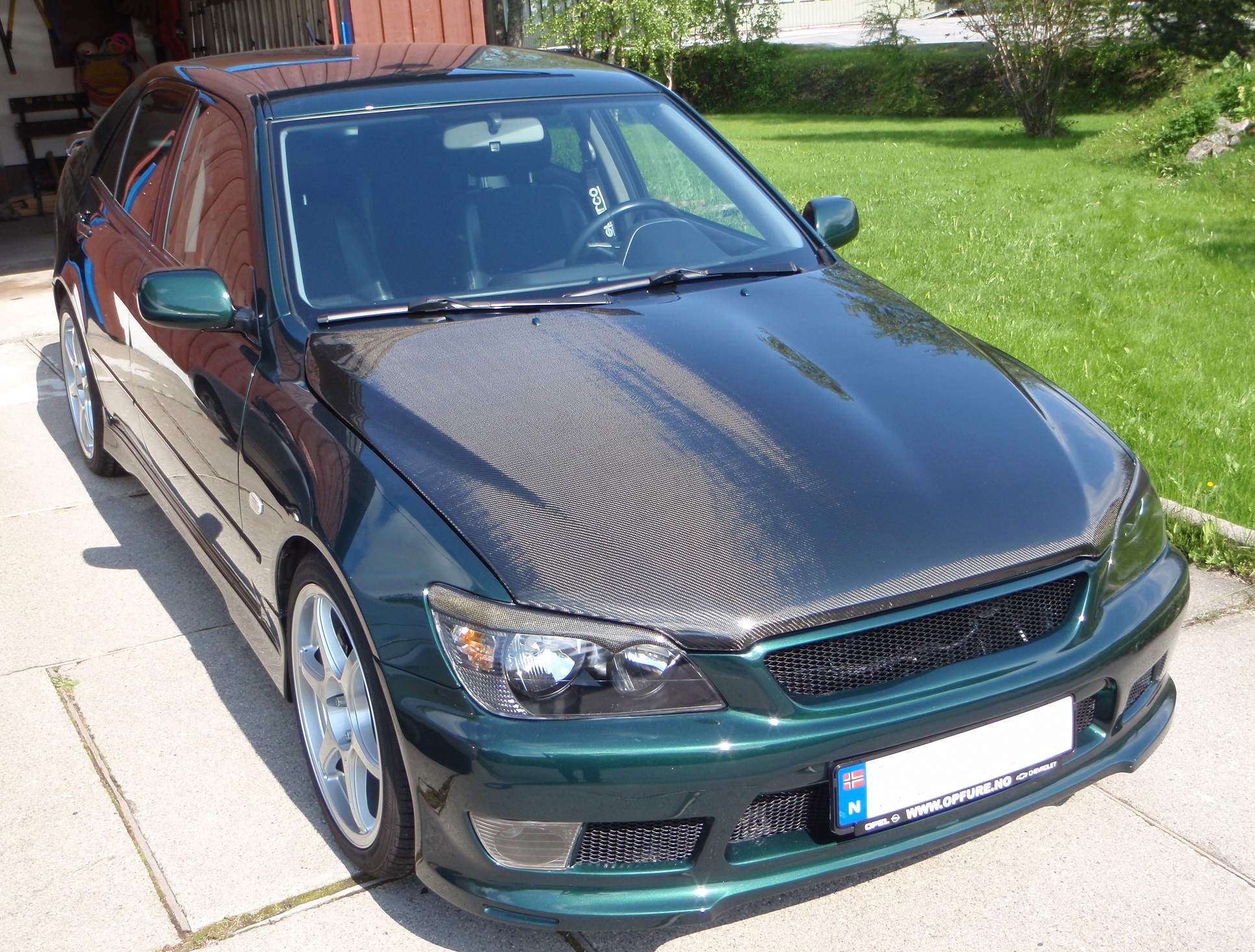 Nytt panser fra Seibon carbon.