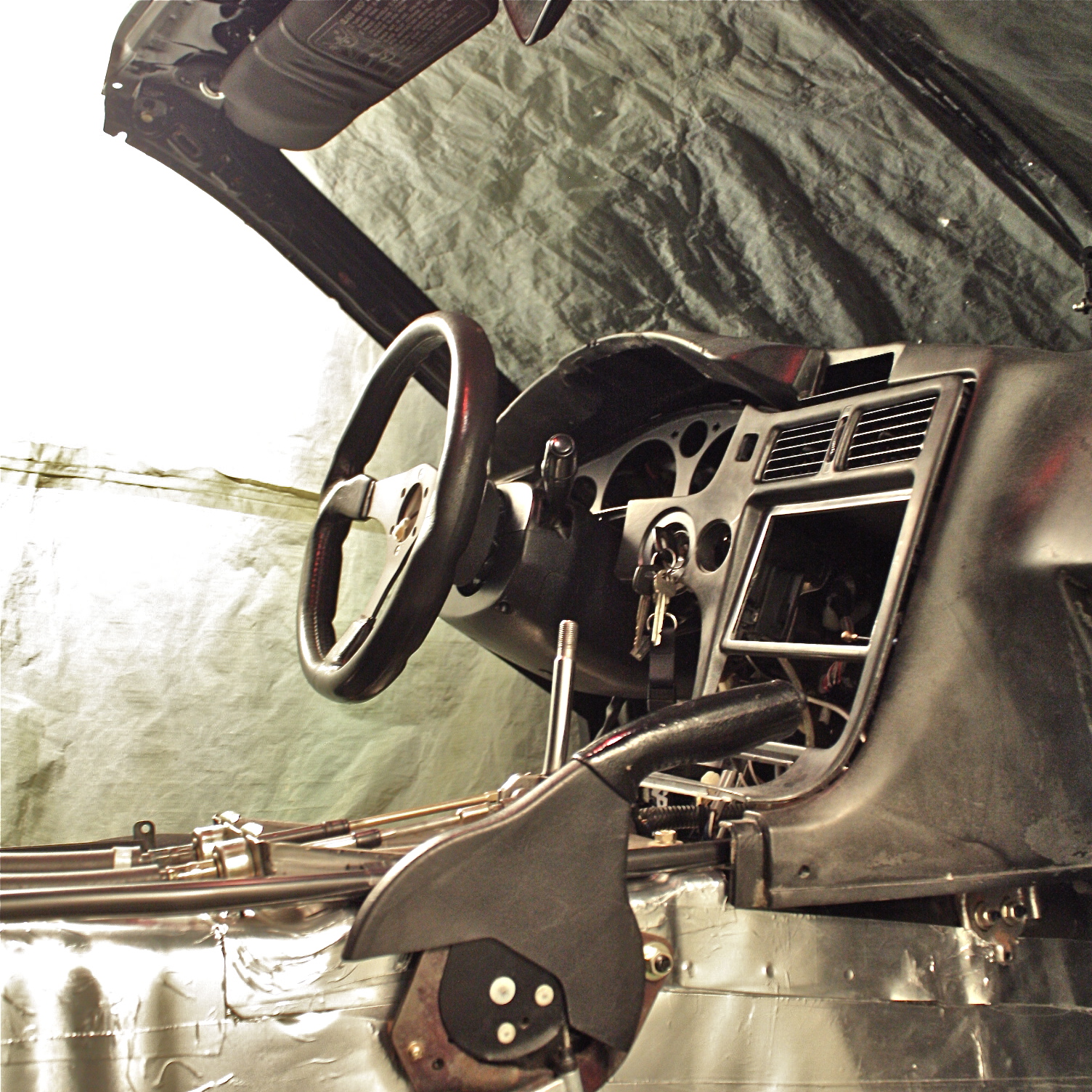 mangler en liten stripe oppunder dashen enda