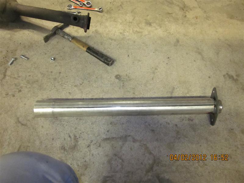 2.5&quot; rør som blir tilpassa den bakre flensen.