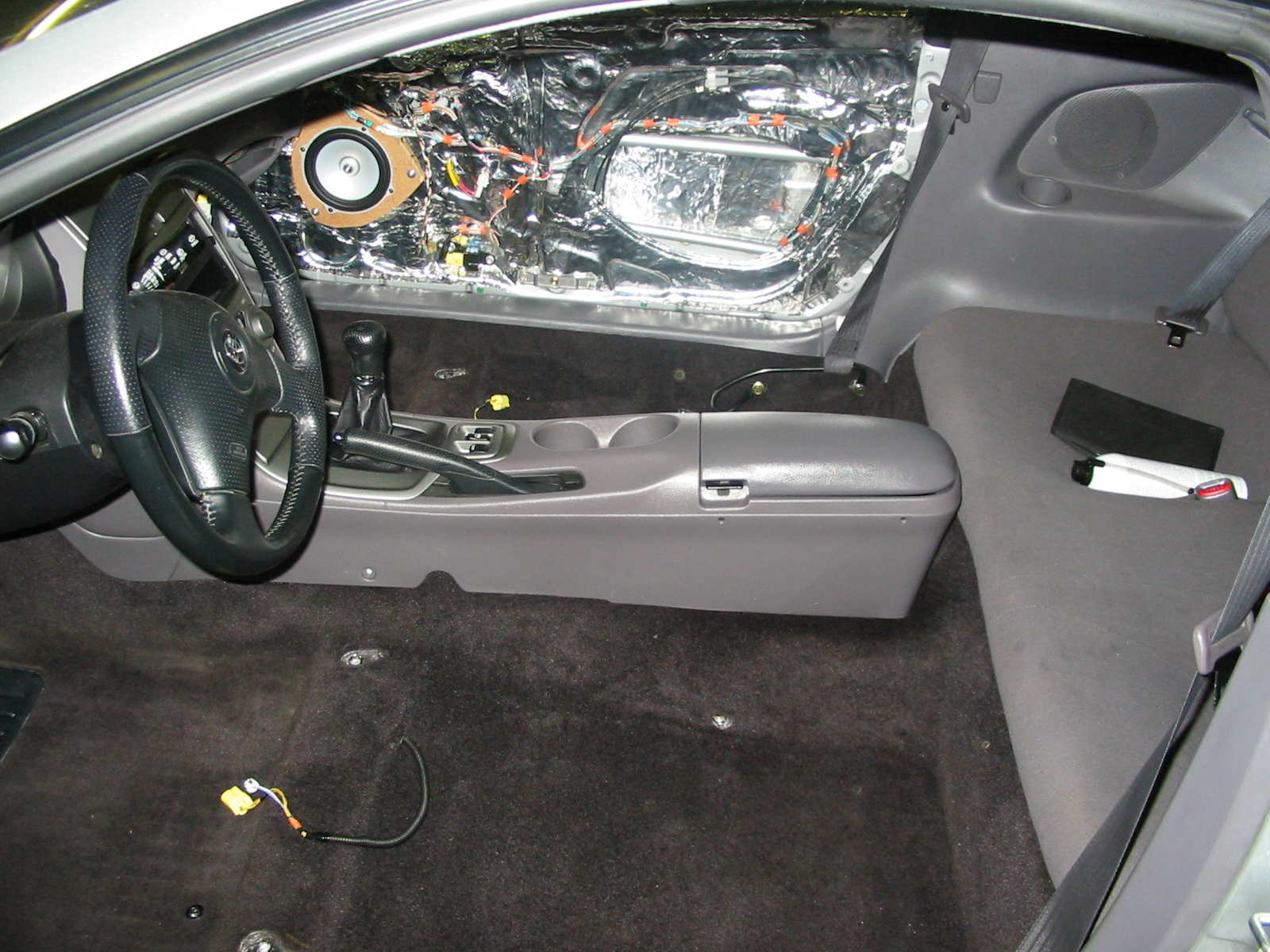 Mesteparten av interiøret tilbake på plass!