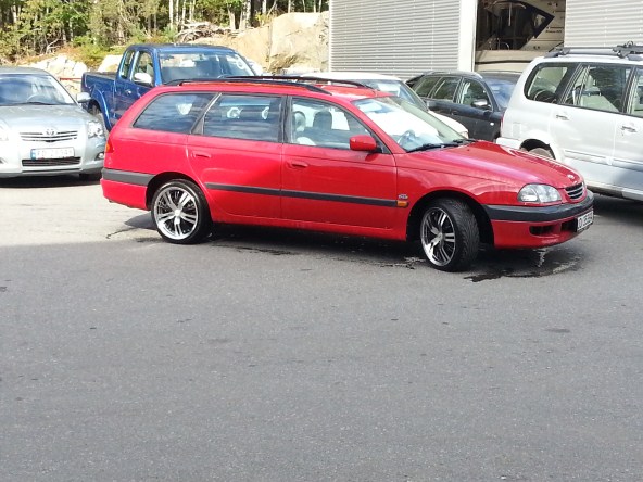 &quot;Nye&quot; pendlerbilen. Kjøpt skada. Måtte ha en billig dieselbil, til arbeidsbil, da jeg har fått en noe lengre arbeidsveg enn jeg hadde før.