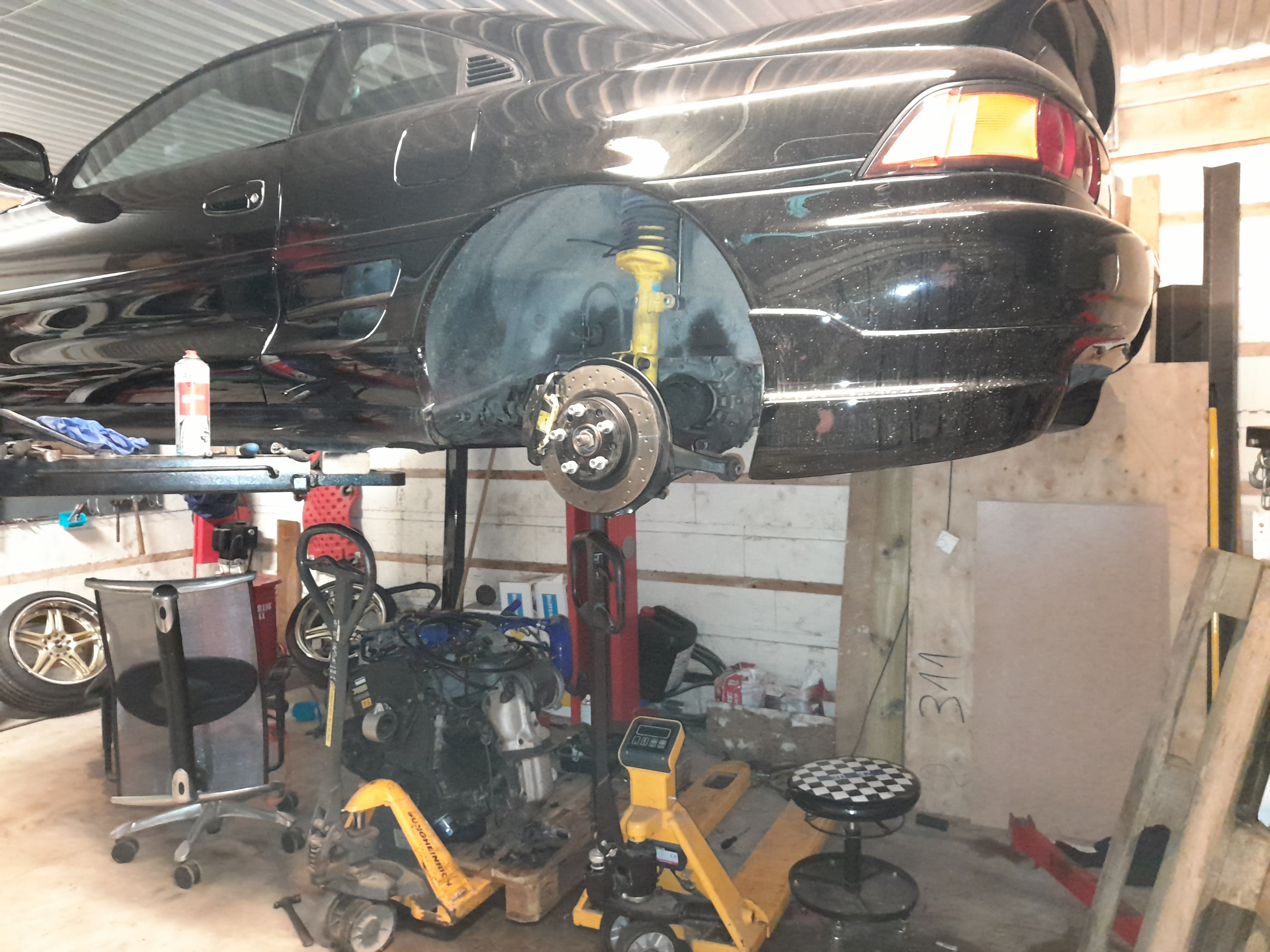 Venstre side påhengt igjen.