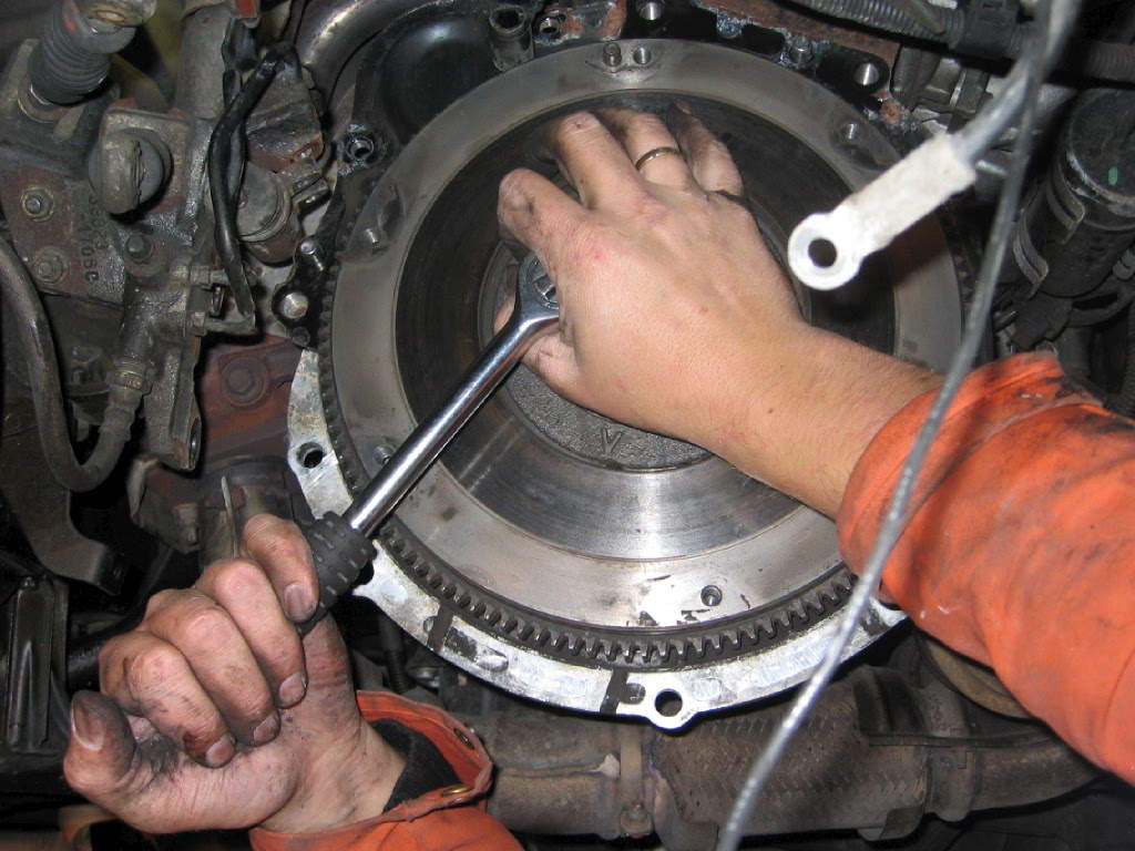 Originalt svinghjul ut..