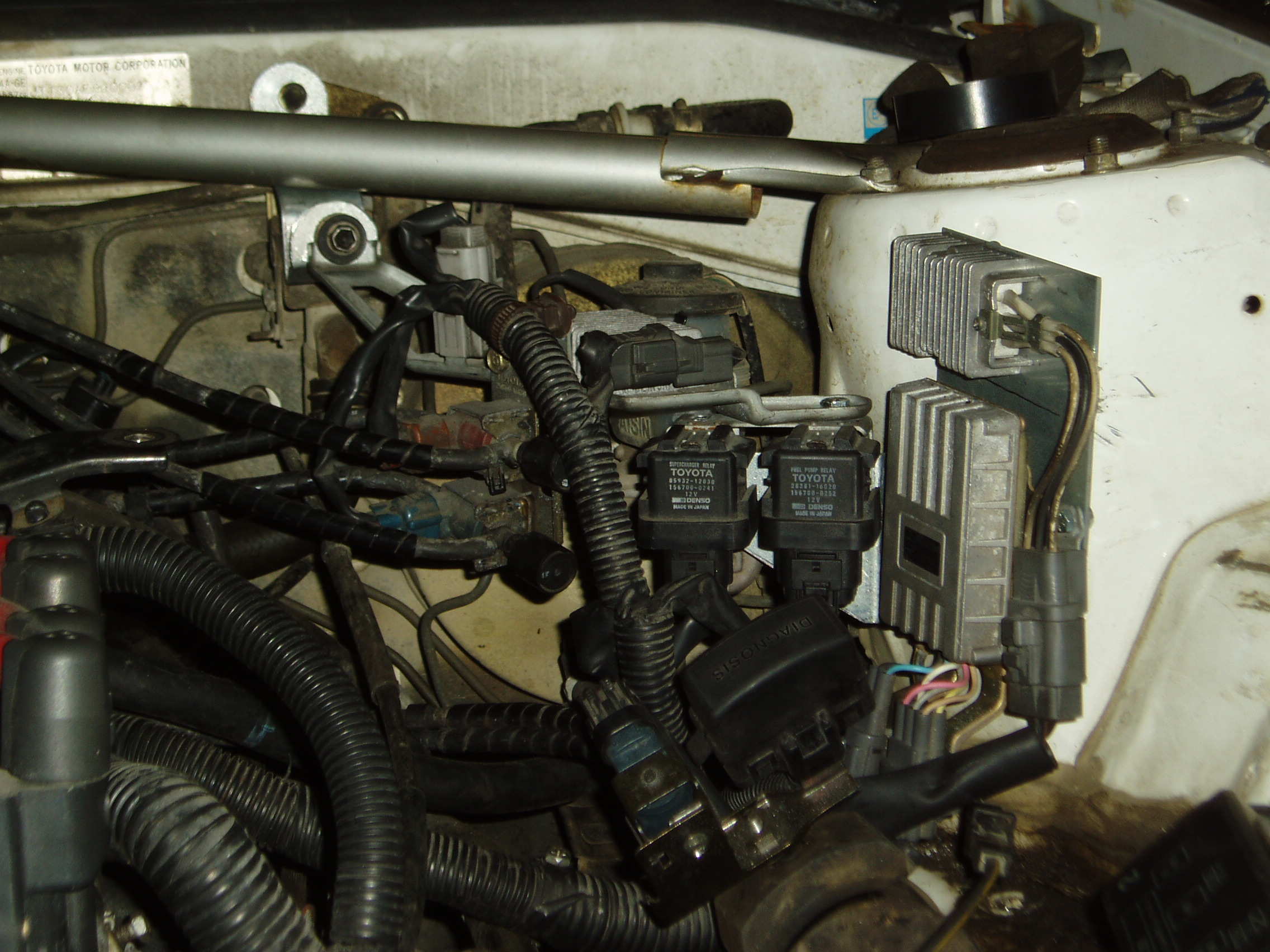 Tenningsvaset montert på et vis.