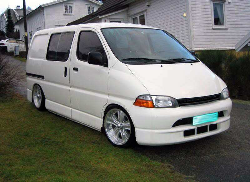hiace.jpg