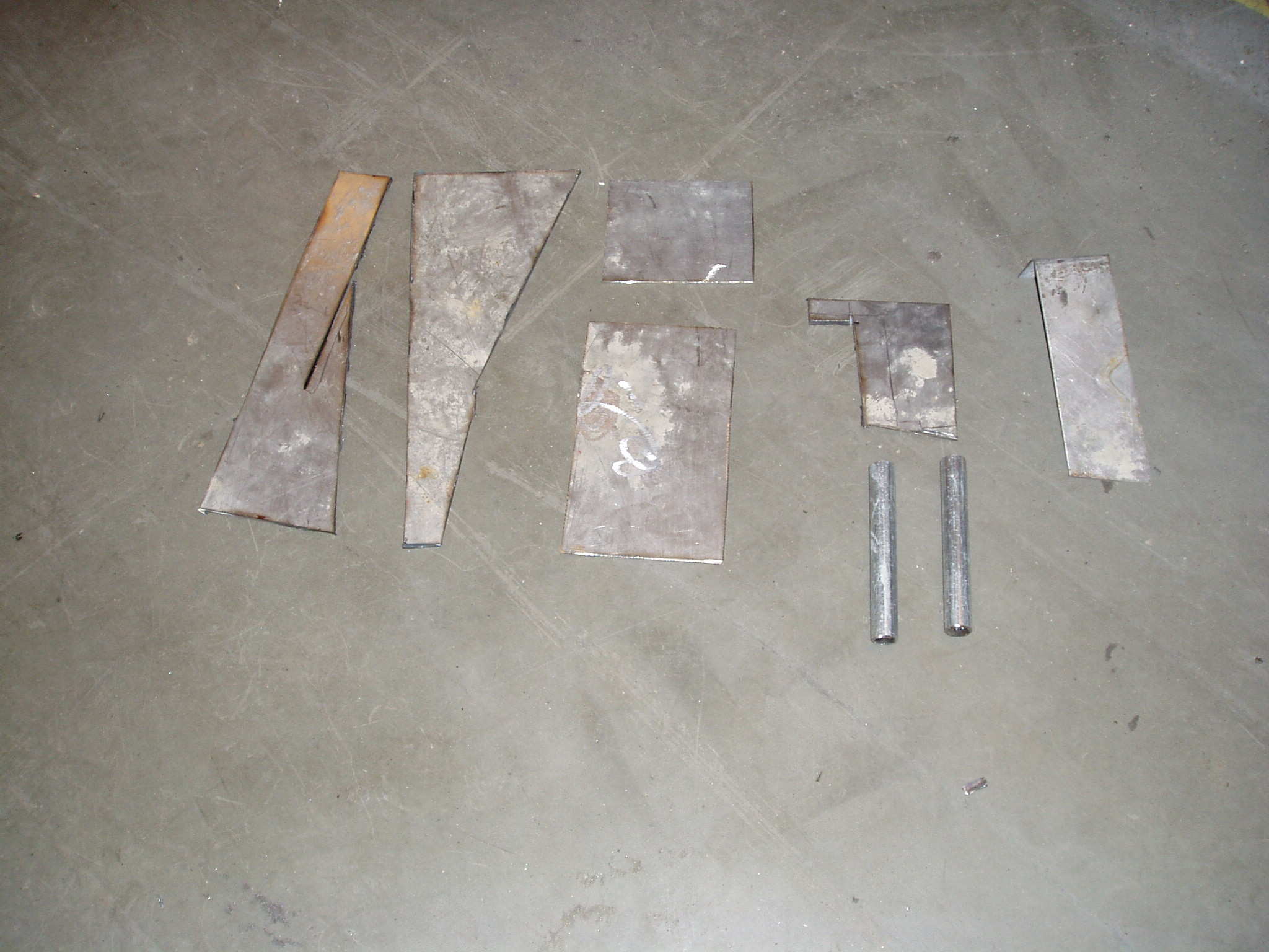 Delene på den ene siden som ble brukt for å lage feste for bærebrua fra sw20en.